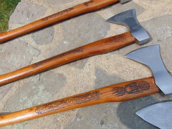 predám viking sekeru s motývmi - 10