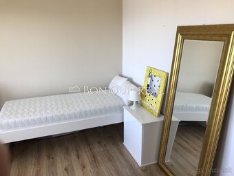 NA PREDAJ JEDINEČNÝ 3-IZBOVÝ PENTHOUSE OBKLOPENÝ TERASAMI TT - 10