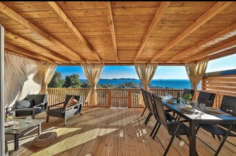 KRÁSNY MOBILNÝ DOM S NEODOLATEĽNÝM VÝHĽADOM - 10