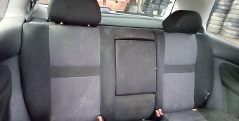 Volkswagen Golf 1,4i 55kw - 10