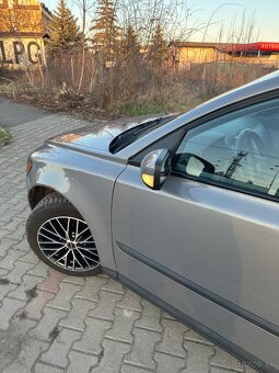 Volvo s40 2.0 diesel 100kw 2005 šedá metalíza - 10