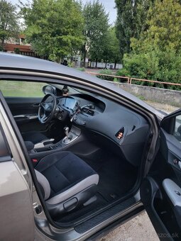 Predám Honda civic 2.2 ctdi 103kw - 10