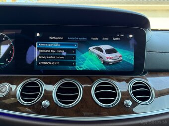 Mercedes-Benz E trieda Sedan - 10