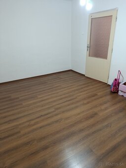 Predáme pekný slnečný Rodinný dom v časti Nadabula - 10