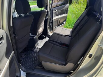 Predám toyota corolla verso - 10