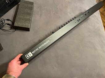 NI Komplete Kontrol S61 - 10