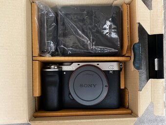 Sony A7C (telo) silver - 10