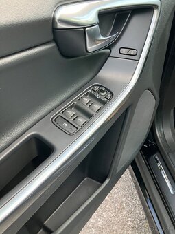 Volvo XC60 Automat 2.0 140kW SUV - 10