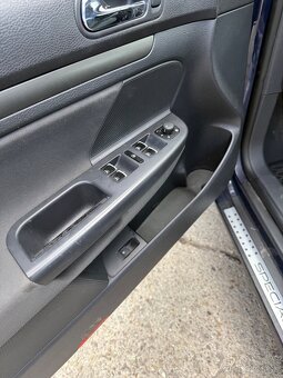 Volkwagen Golf 5 - 10