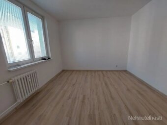 Prenájom - trojizbový byt, SNP, Holíč - 10