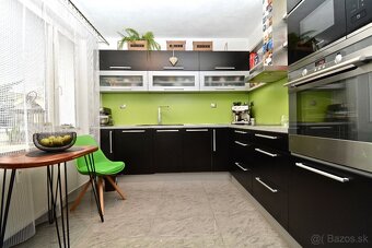 Stačí sa nasťahovať v centre moderný 3izb byt s loggiou - 10