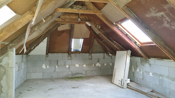 ROZOSTAVANÝ DOMČEK a POZEMOK 612m2 MYJAVSKÉ KOPANICE - 10