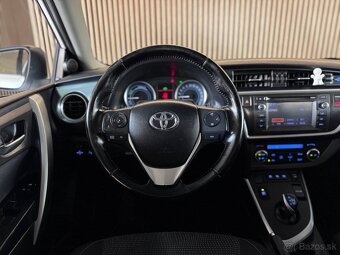 Toyota Auris 1.8 Hybrid A/T 2014 - 10