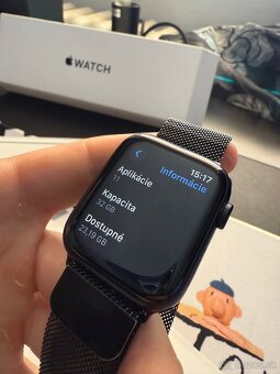 Apple Watch SE 2023 44mm, zdravie batérie 99% - 10