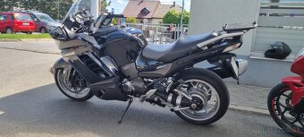 Kawasaki gtr 1400 - 10