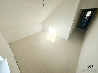 4 IZBOVÝ RODINNÝ DOM, POZEMOK 625M2, RADOŠOVCE, okr. SKALICA - 10
