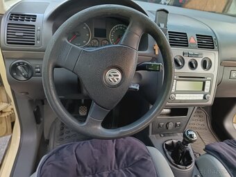 Ponúkam na predaj VW TOURAN 1,9 TDI 66kw, r.v. 2007 - 10