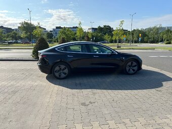 Predám auto Tesla model 3 - 10