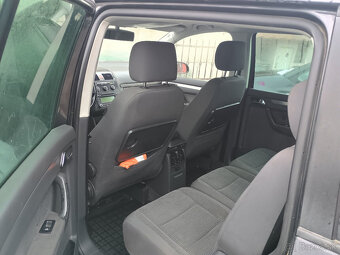 Volkswagen touran - 10