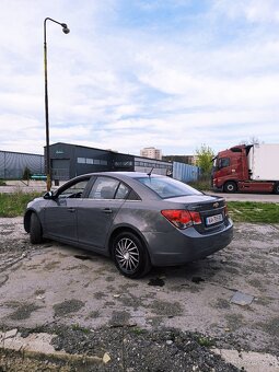 Chevrolet Cruze - 10