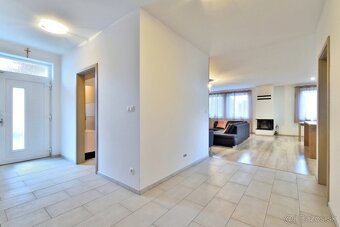 Krásny 3 izbový dom s garážou na predaj, Kynceľove Kračany - 10