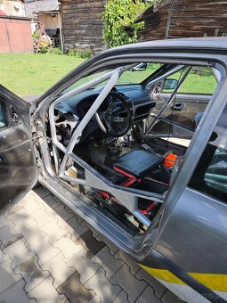 Renault Clio 1,6 16v Rally auto - 10