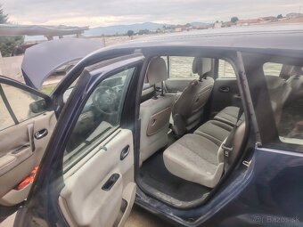 Renault Megane Scénic 1.9 DCI 96 KW - 10