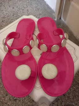 ZLAVA Predam cierne lodicky,vel.35 +slapky GRATIS - 10