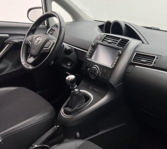 TOYOTA VERSO - 10