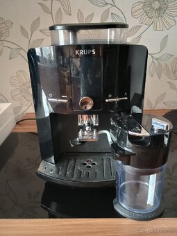 Kávovar Krups EA 82 - 10