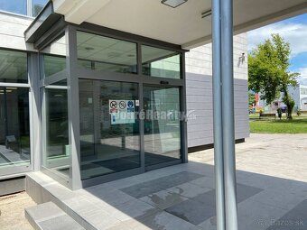 Na prenájom  pekný obchodný priestor o rozlohe 110 m2 v Rima - 10