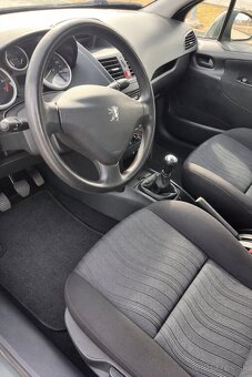 Peugeot 207 1.4 benzín - 10