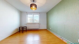 Rezervované, Rodinný dom so záhradou, 8 izieb, 1013 m2, Dvor - 10
