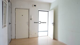 NA PREDAJ - 3i byt v pôvodnom stave 82,4m2 - 10