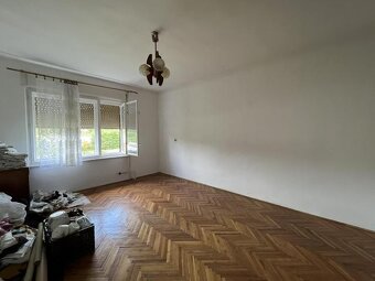 PERKUPA- 5 izbový poschodový dom v pôvodnom stave - 10