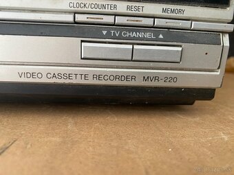 Magnasonic Video Cassette Recorder MVR-220 Video prehrávač - 10