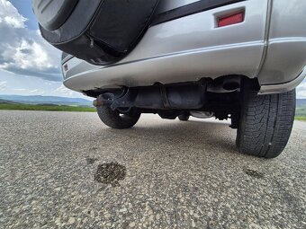 JEEP Cherokee KJ - 10