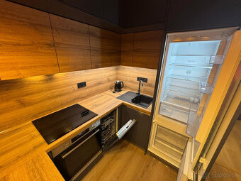 Prenajmem 1-izbový byt v Dúbravke - 10