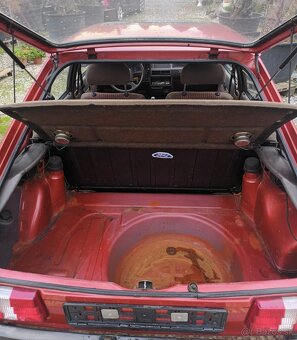 Ford Escort  16i - 10
