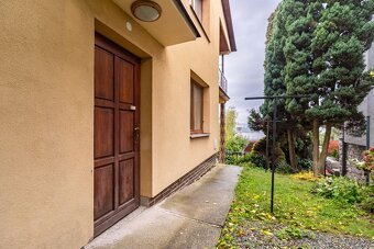 NA PREDAJ 6 IZBOVÝ RODINNÝ DOM S DVOMI BYTOVÝMI JEDNOTKAMI | - 10