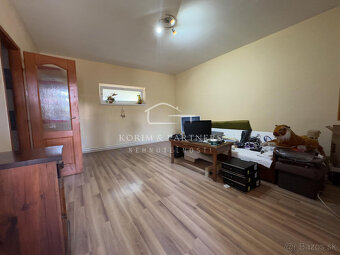 Jedinečný dom na extra veľkom pozemku Kolárovo - 10