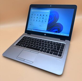 Notebook 14" HP.AMD PRO A10-8730B 4x2,40GHz.8gb ram.256gSSD - 10