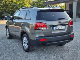 KIA SORENTO 2,2CRDi 4x4 7.MIESTNE - 10