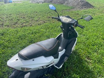 Predam skuter 50ccm - 10
