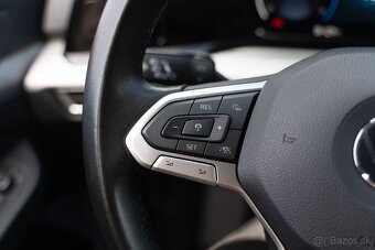 VW Golf 8 2022 / 156tis. km - 2.0 TDI M6 - 10