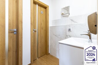 Reprezentatívna kancelária, DUETT I Námestie osloboditeľov - 10