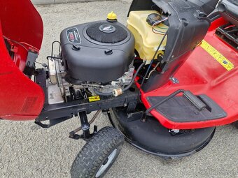 Traktorova kosacka Jonsered LT2213C (Husqvarna) - 10
