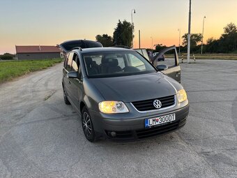 Volkswagen Touran 2.0 TDI - 10