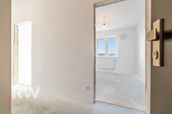 SKOLAUDOVANÉ - 3 izb. BYT + loggia - 72,62 m2 - REZIDENCIA H - 10