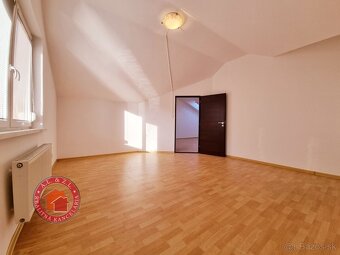 Nezariadený 4 izbový BYT v SENCI - centrum - 10